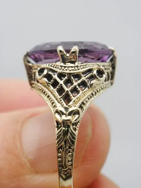 10k Amethyst Filigree Ring