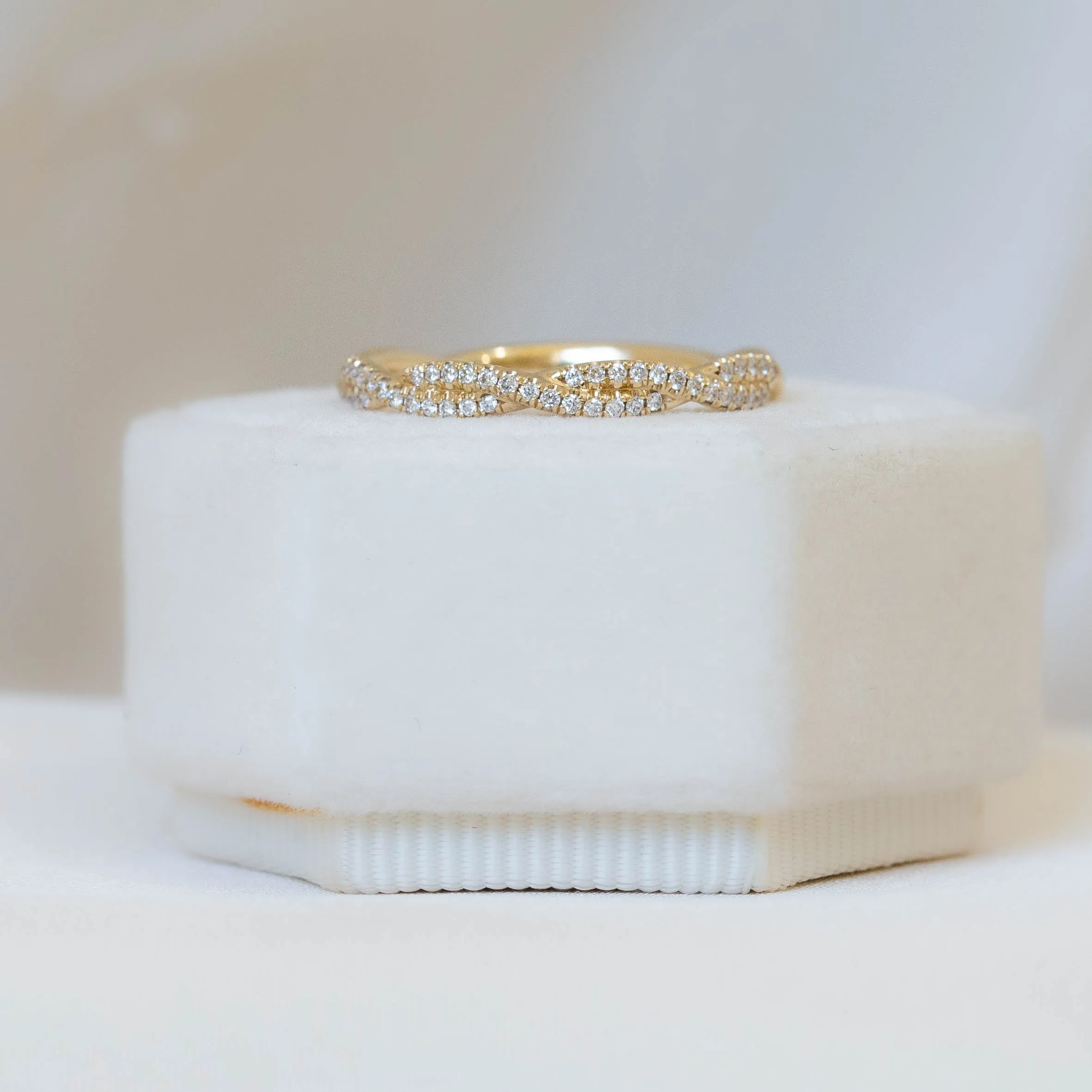 14ky Twist Diamond Stackable Band
