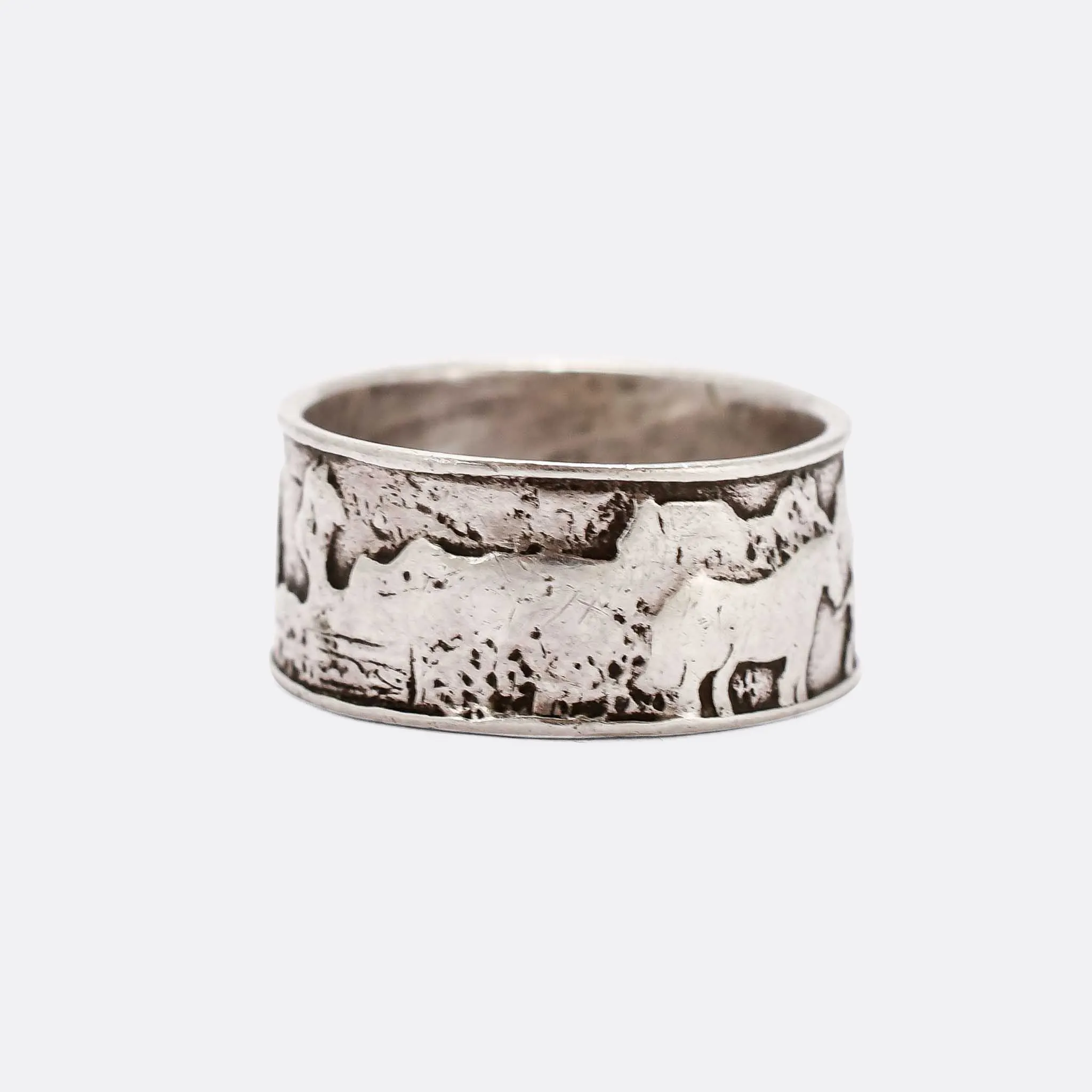 1970s Pastoral Scene Ring