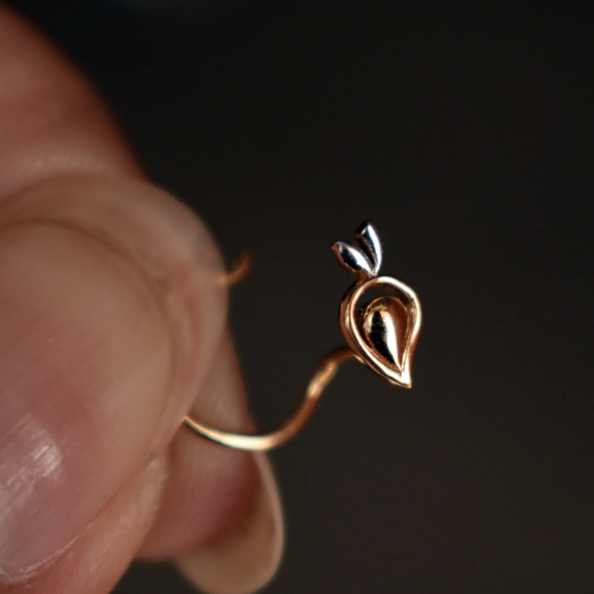 Abstract Paisley Nose Pin Stud