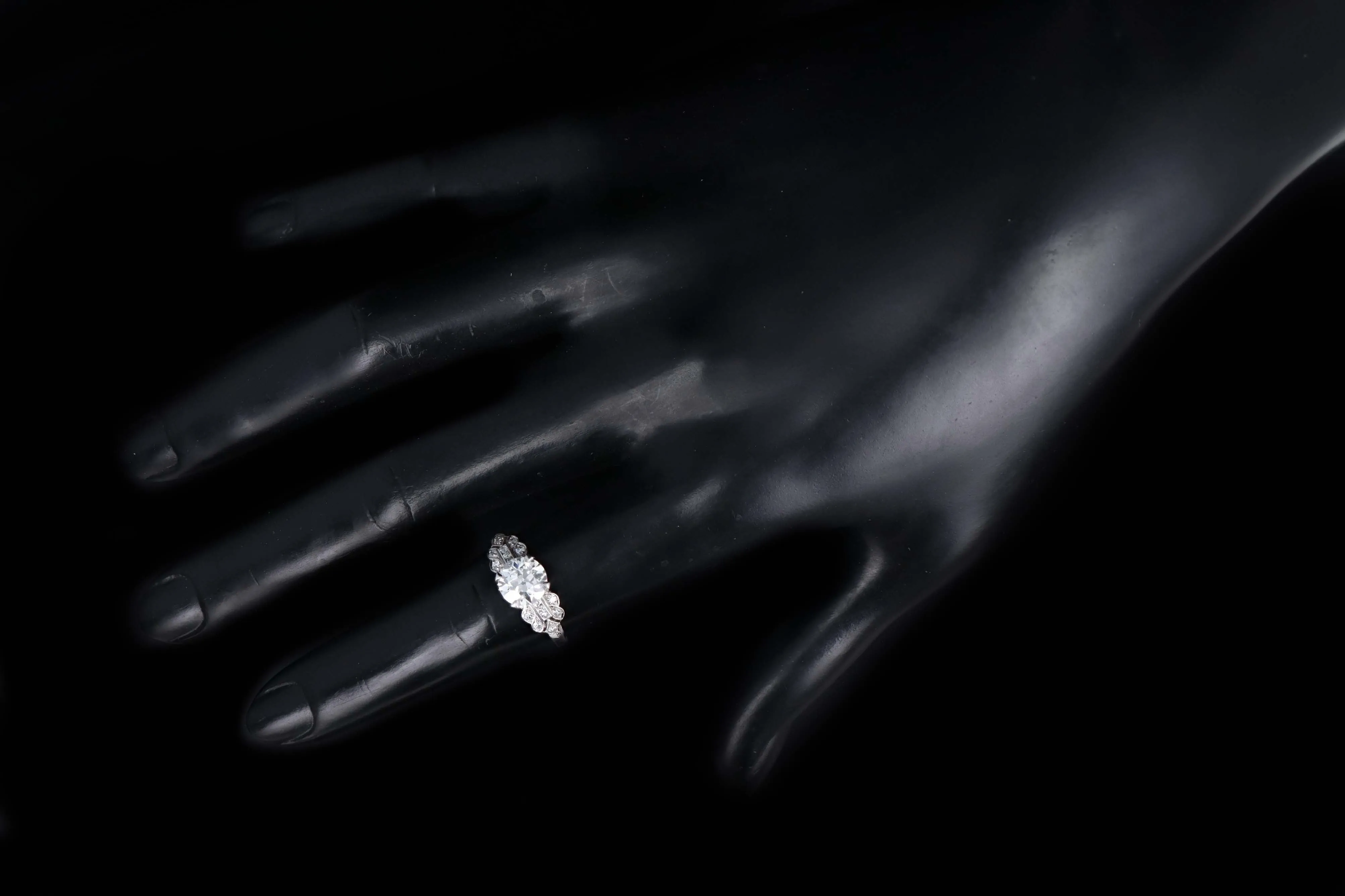 Art Deco Platinum 1.40 Carat Old European Cut Diamond Engagement Ring