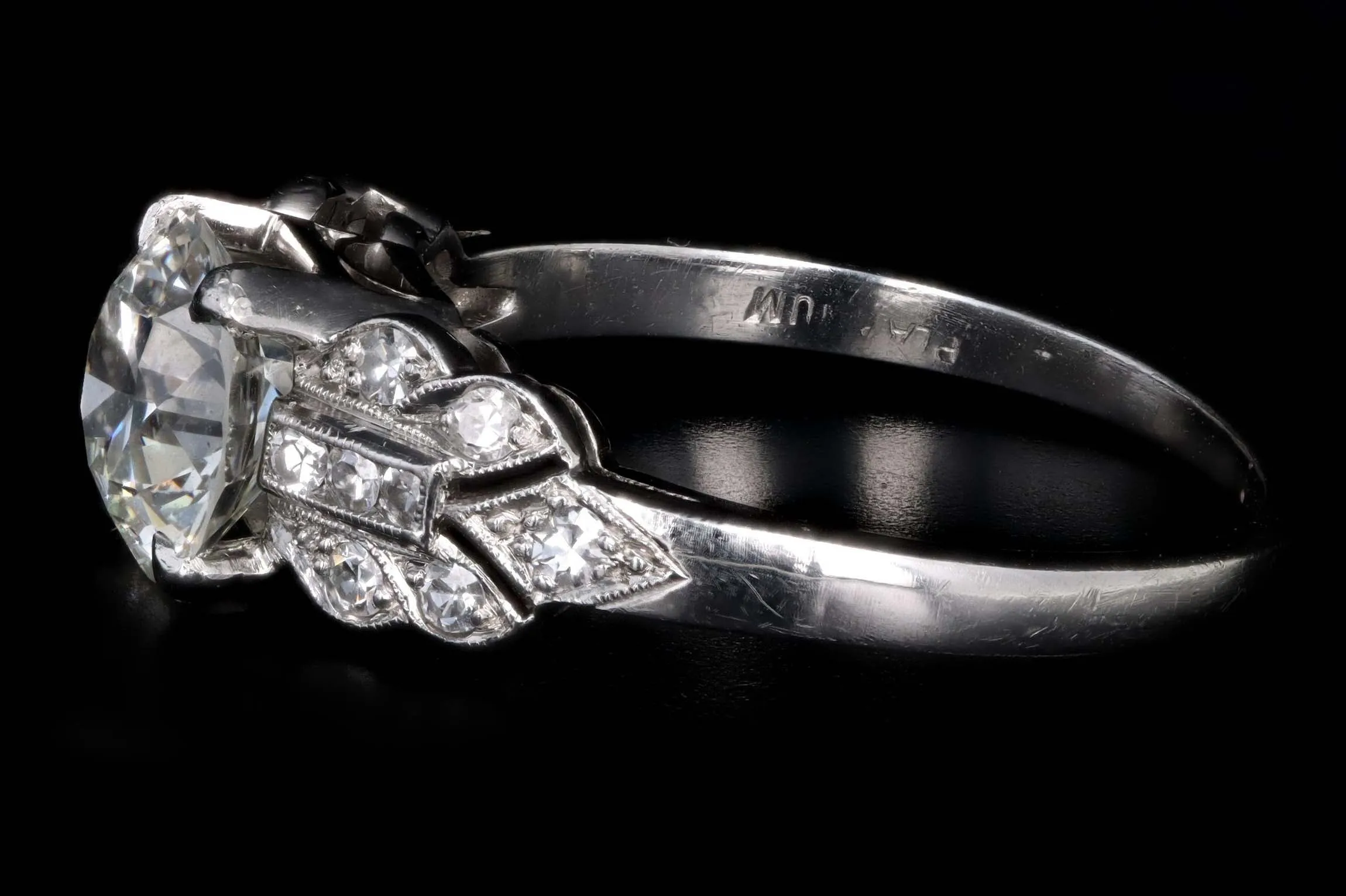 Art Deco Platinum 1.40 Carat Old European Cut Diamond Engagement Ring