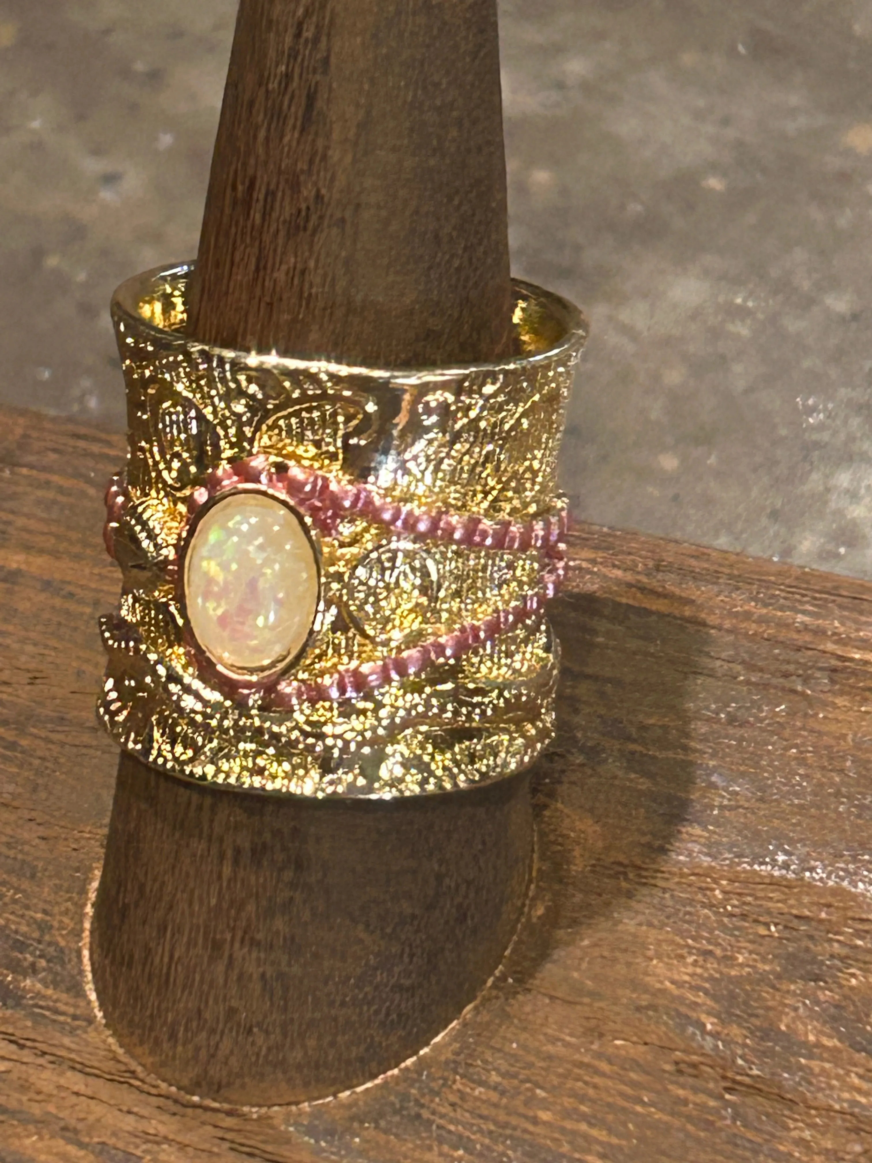 Bougie Boutique Gold Pearl ring