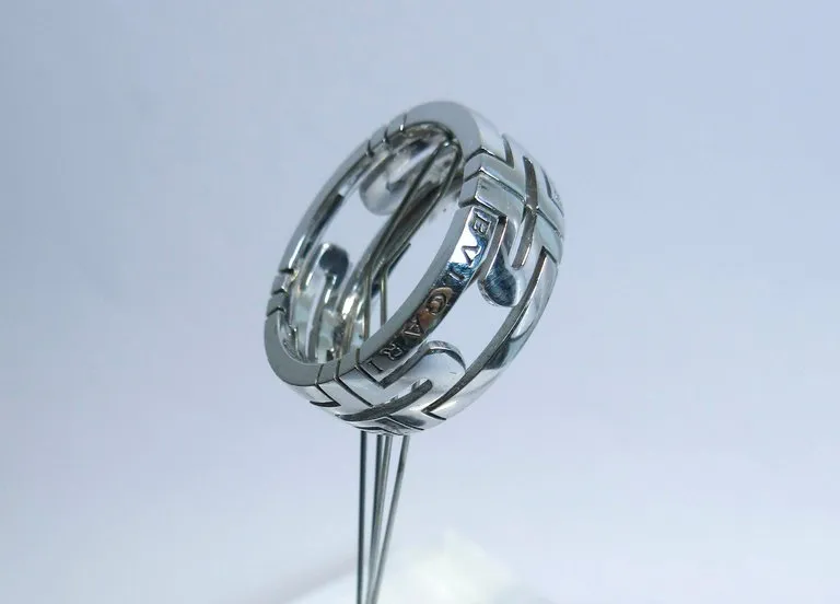BVLGARI 18 Karat White Gold Ring Size 6 1/2