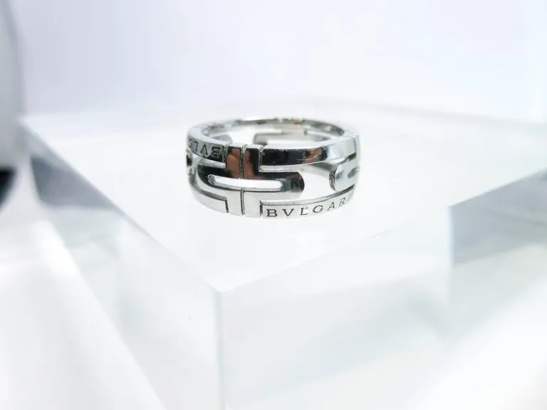 BVLGARI 18 Karat White Gold Ring Size 6 1/2