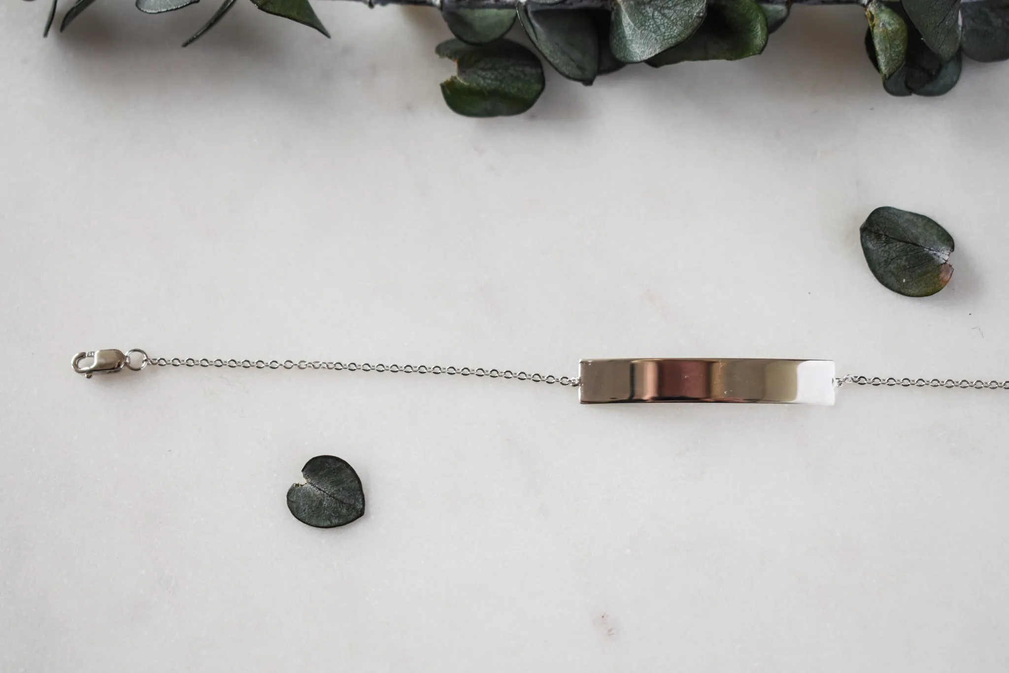 CLASSIC WHITE GOLD BAR BRACELET