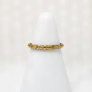 Crisp Zig Zag Engraved Art Deco Tiny Ring