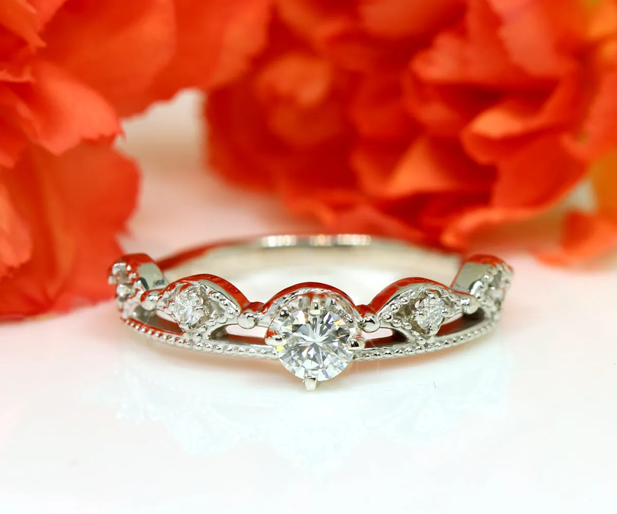 Dainty Vintage Crown Diamond Ring