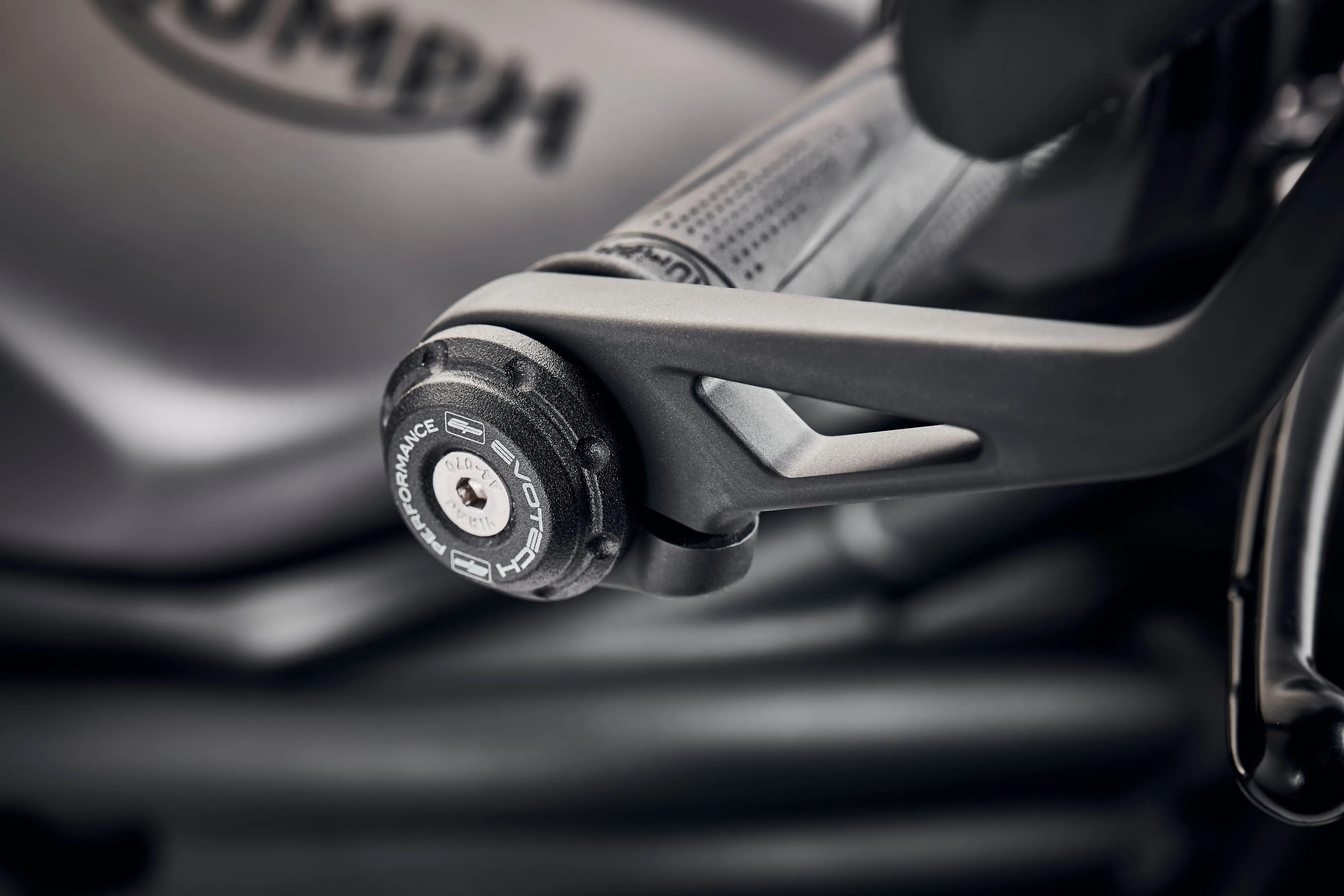 Evotech Bar End Weights for OE handlebar end mirrors - Triumph Trident 660 Triple Tribute Edition (2024 )