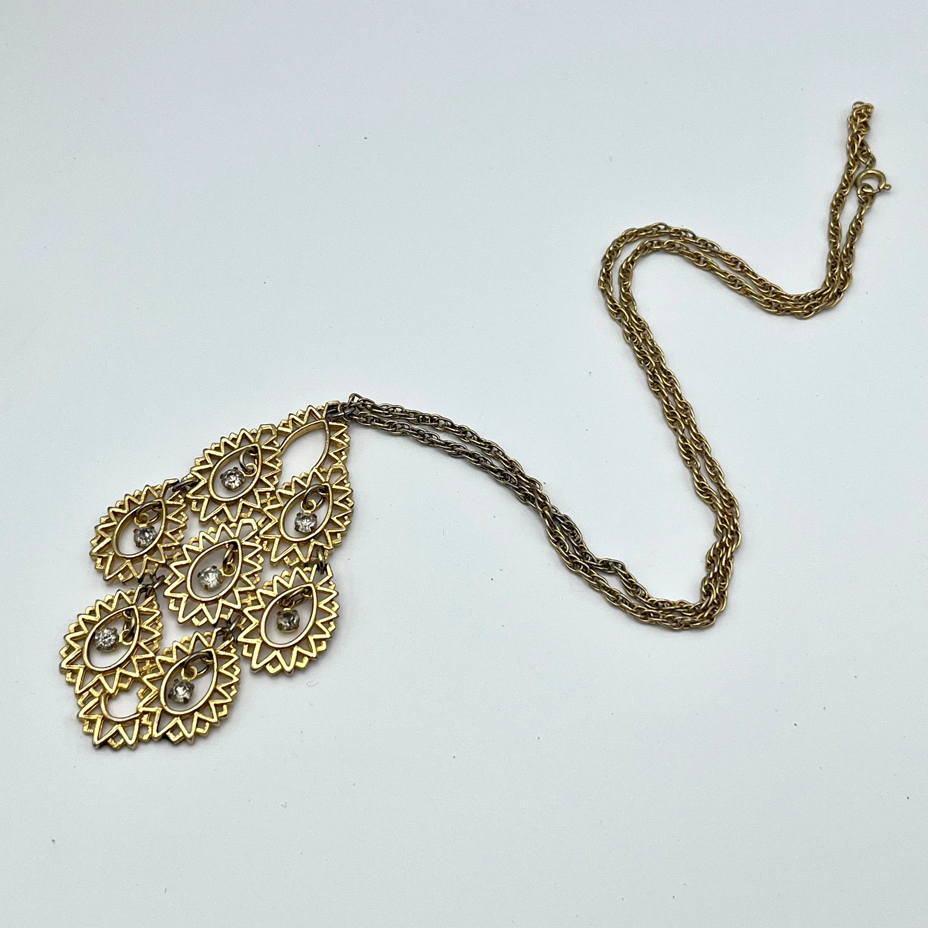 Late 60s/ Early 70s Pendant Necklace