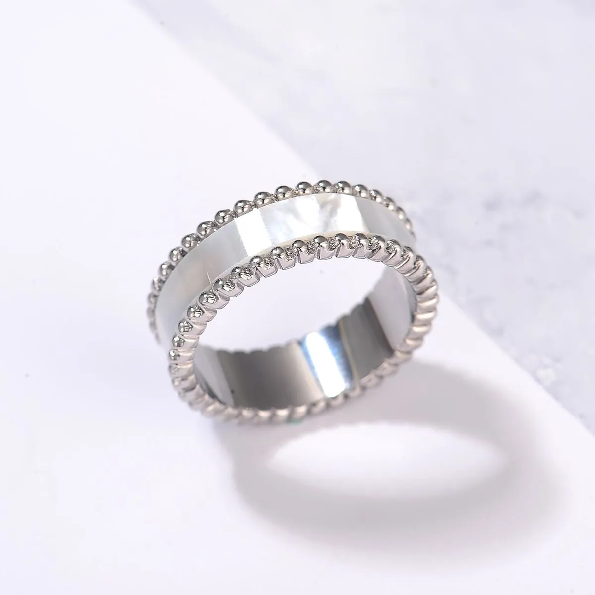 Lulwah Ring / Pearl Silver ( Size 7 )