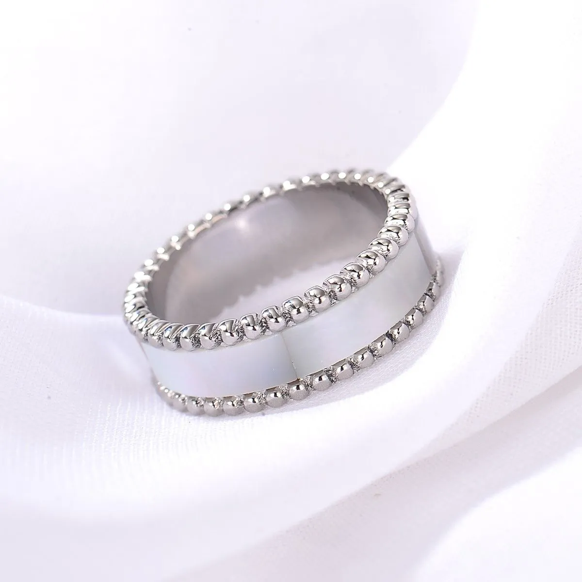 Lulwah Ring / Pearl Silver ( Size 7 )