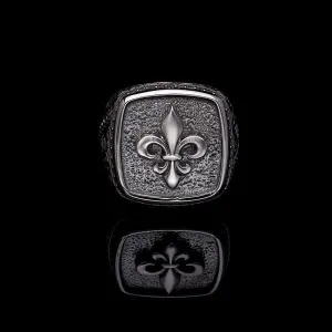 Men’s Sterling Silver Fleur De Lys Champagne Stone Ring
