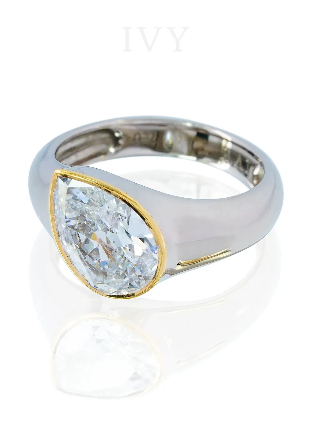 Mr Bond Diamond Signet