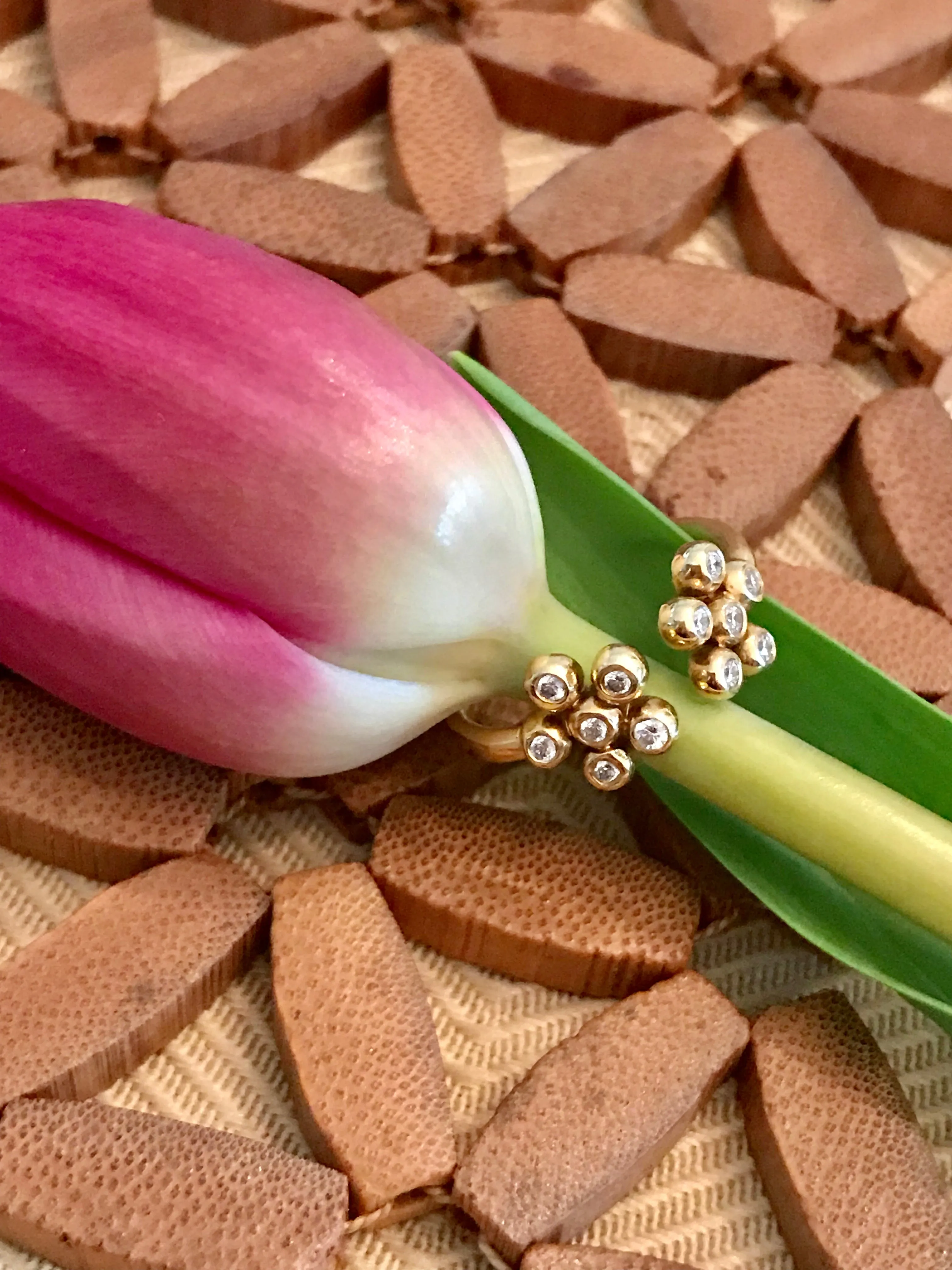 Pimpernel Ring in 18k Gold with Diamonds