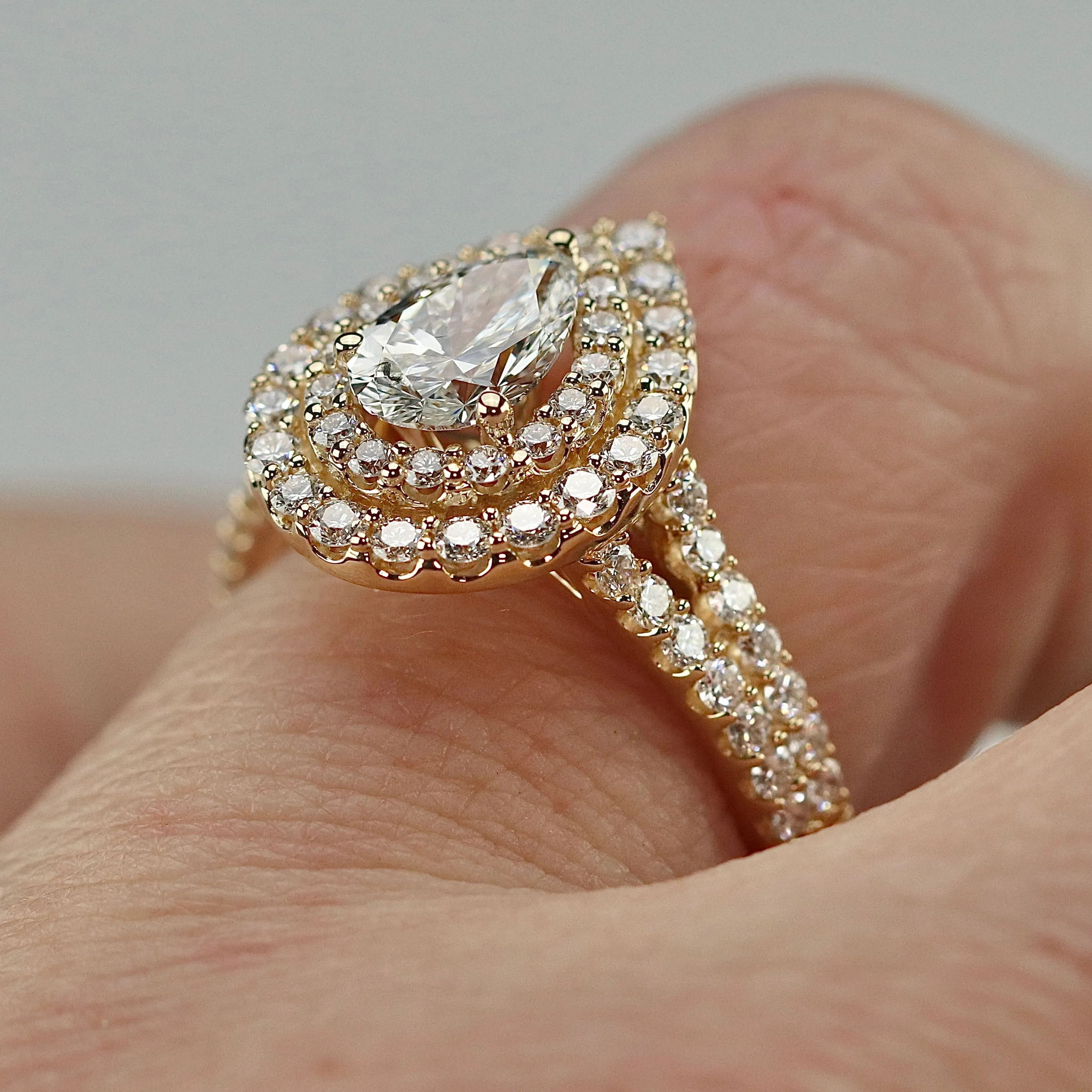 Vera Wang Designer Lab Grown pear diamond ring in 14k yellow gold
