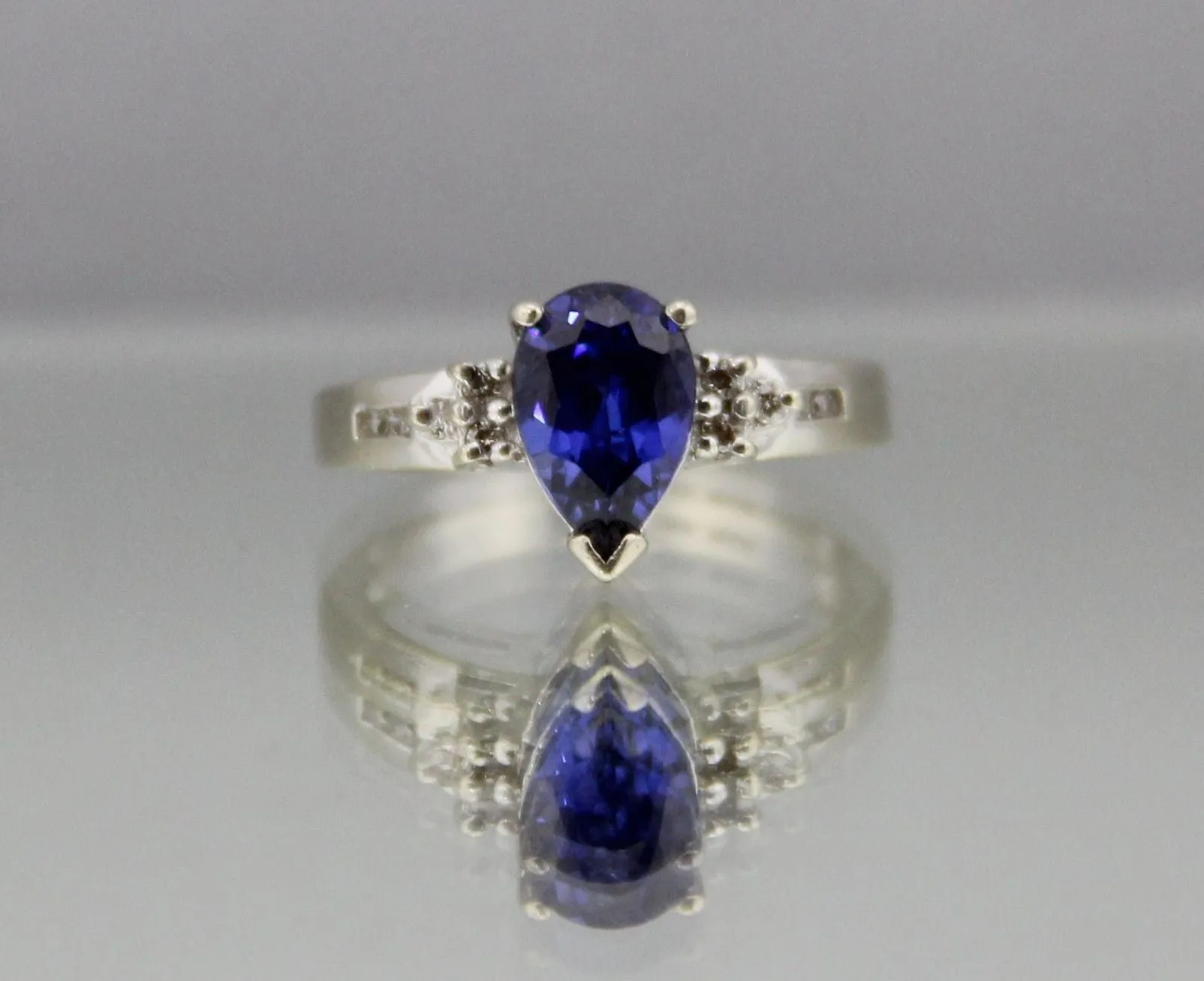Vintage 14k White Gold Deep Rich Sapphire 1.25 Carat & Diamond Ring