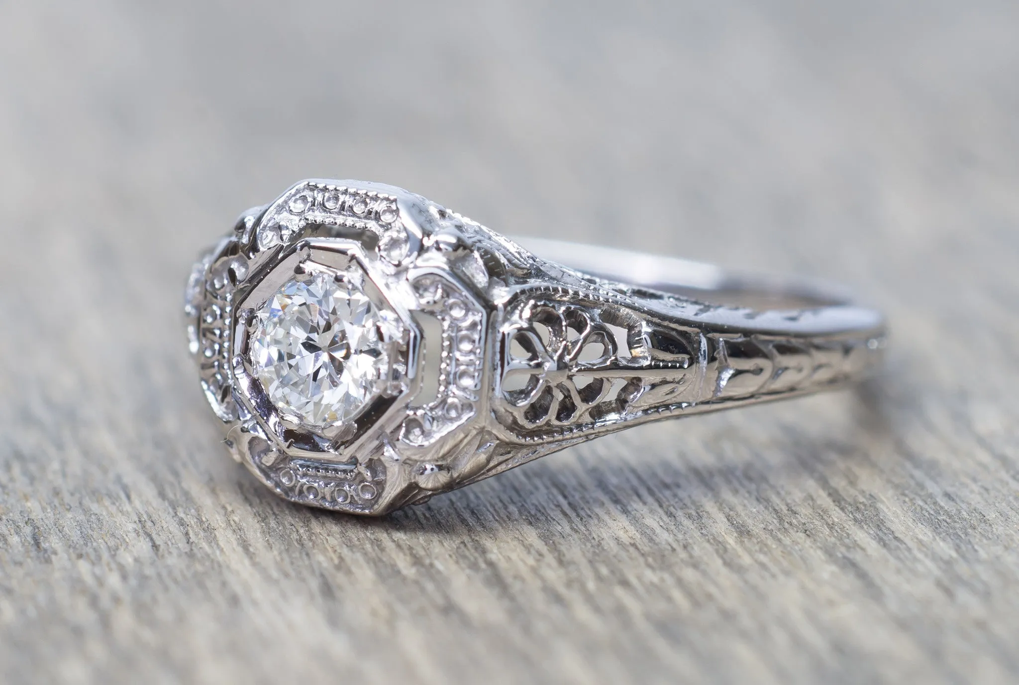 VINTAGE FILIGREE WHITE GOLD DIAMOND RING WITH OLD EUROPEAN CUT DIAMOND