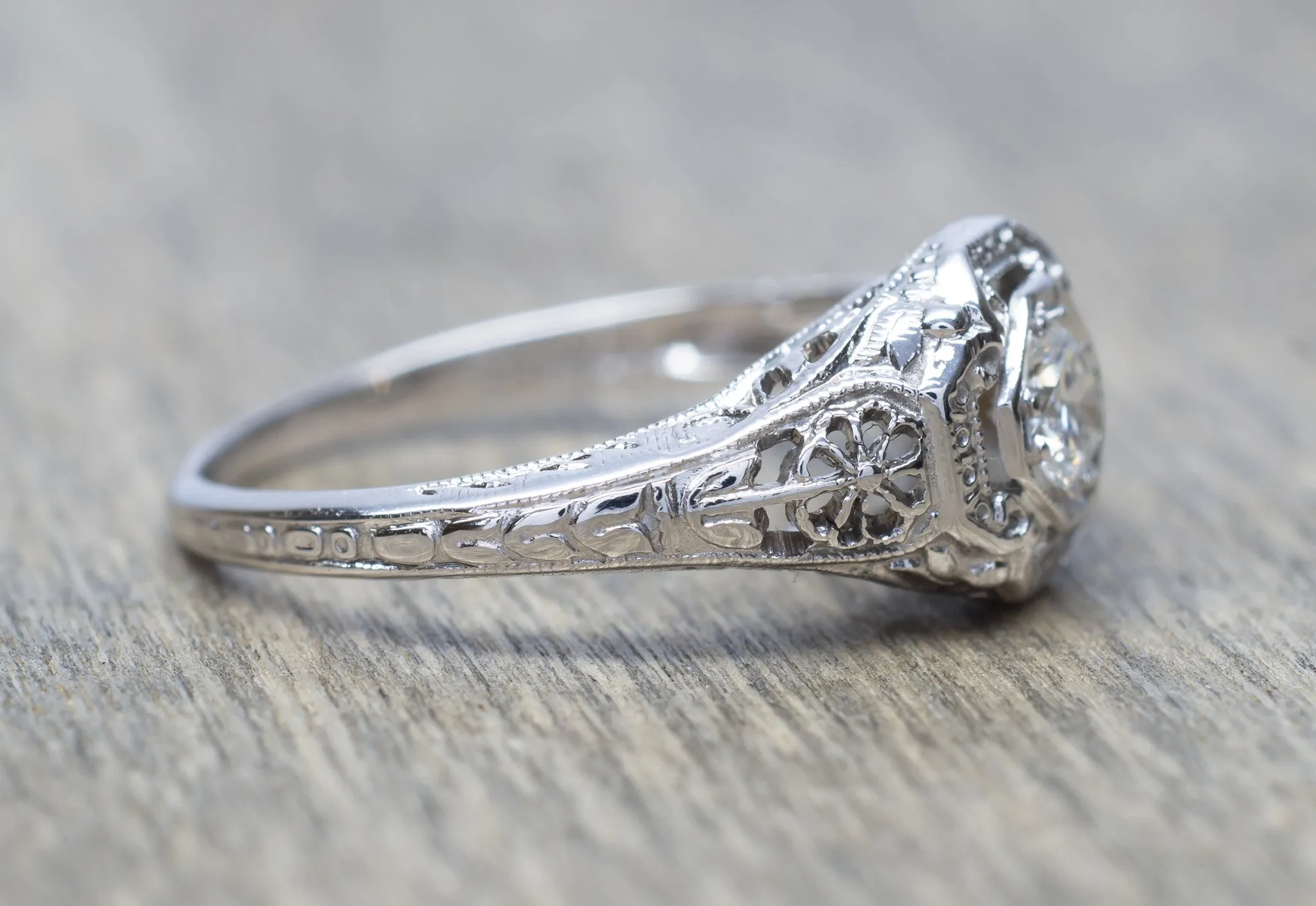 VINTAGE FILIGREE WHITE GOLD DIAMOND RING WITH OLD EUROPEAN CUT DIAMOND