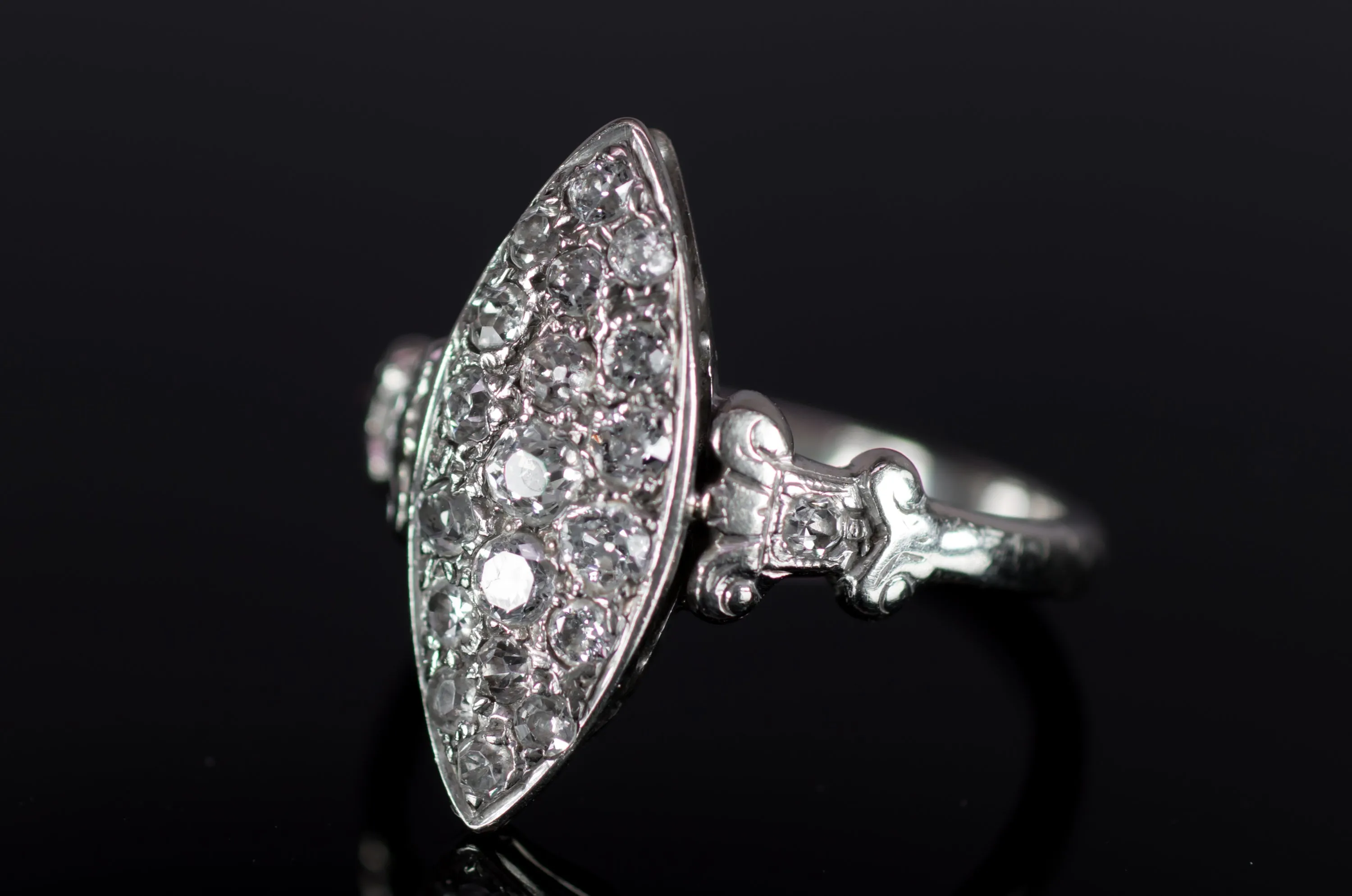 VINTAGE OLD CUT DIAMOND NAVETTE RING