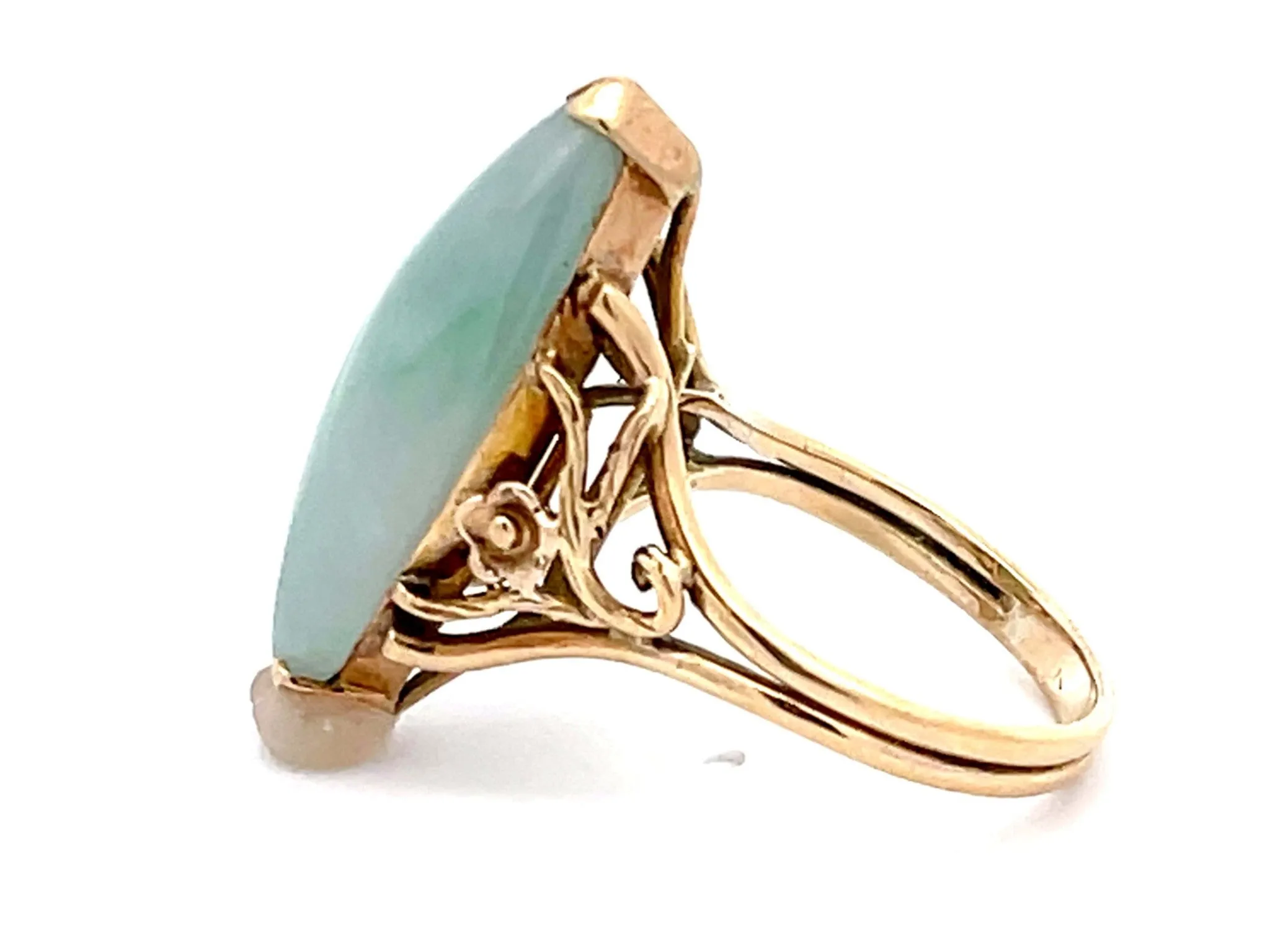 Vintage Pale Green Jade Novette Ring in 14k Yellow Gold