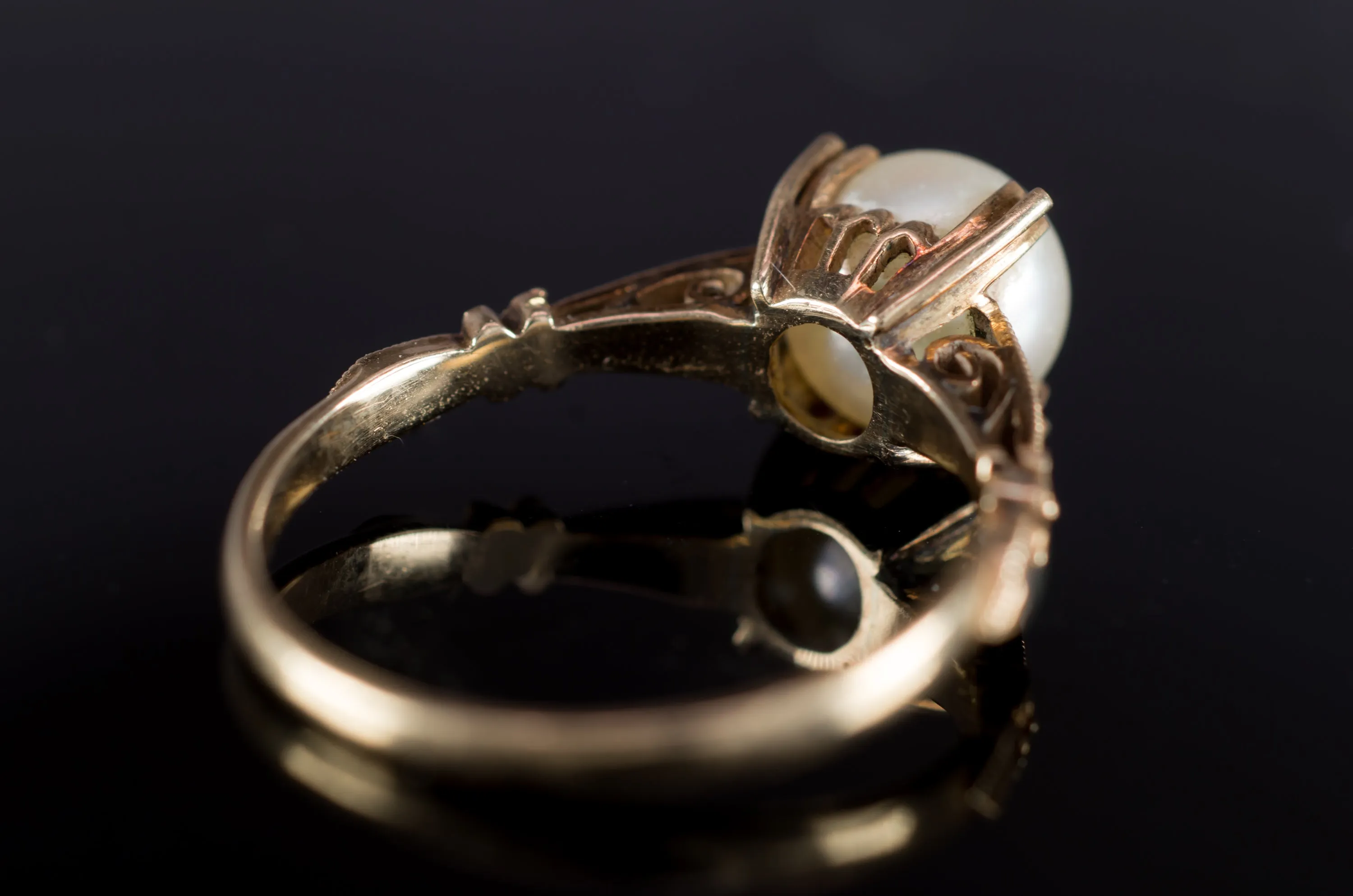 VINTAGE PEARL SOLITAIRE IN 14K GOLD