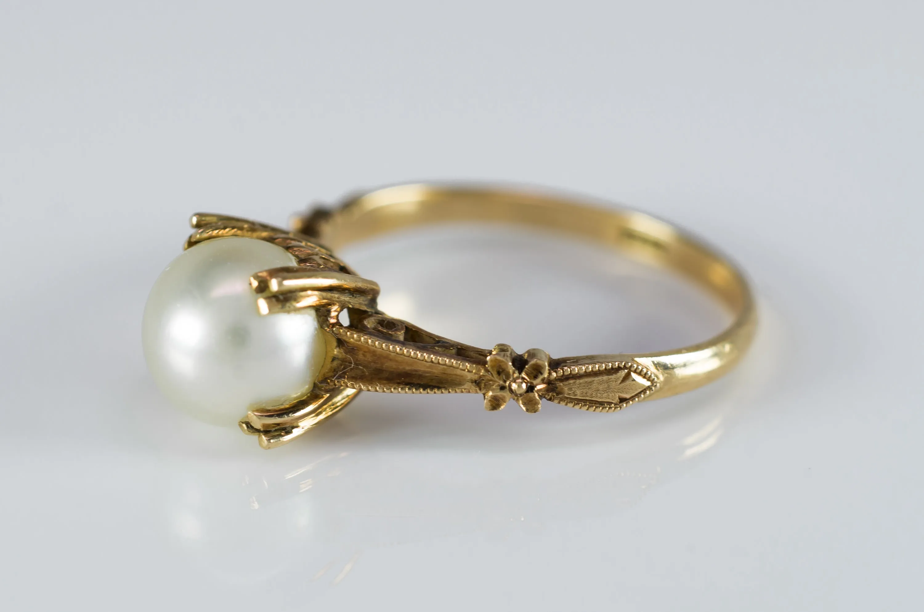 VINTAGE PEARL SOLITAIRE IN 14K GOLD