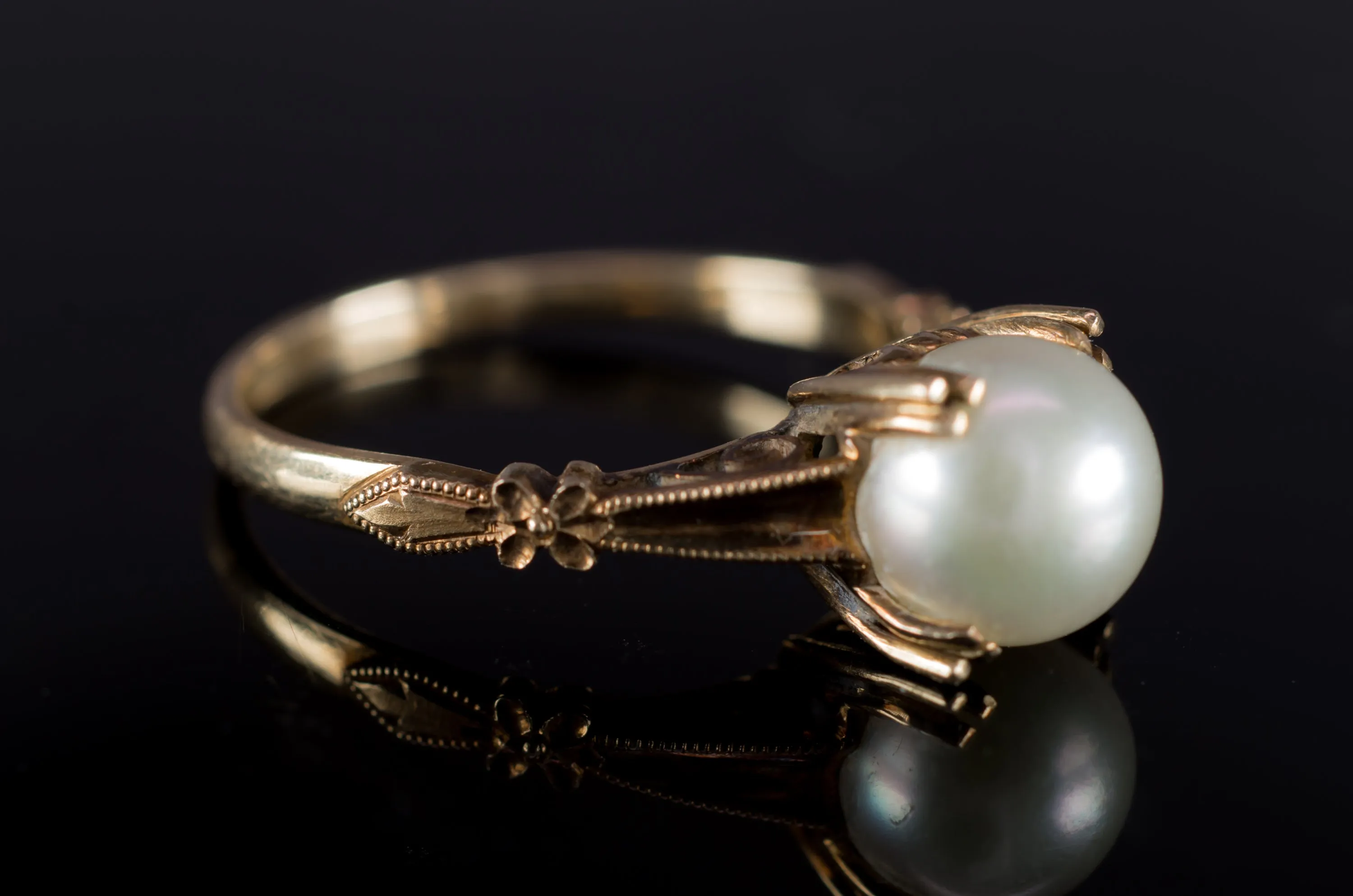VINTAGE PEARL SOLITAIRE IN 14K GOLD