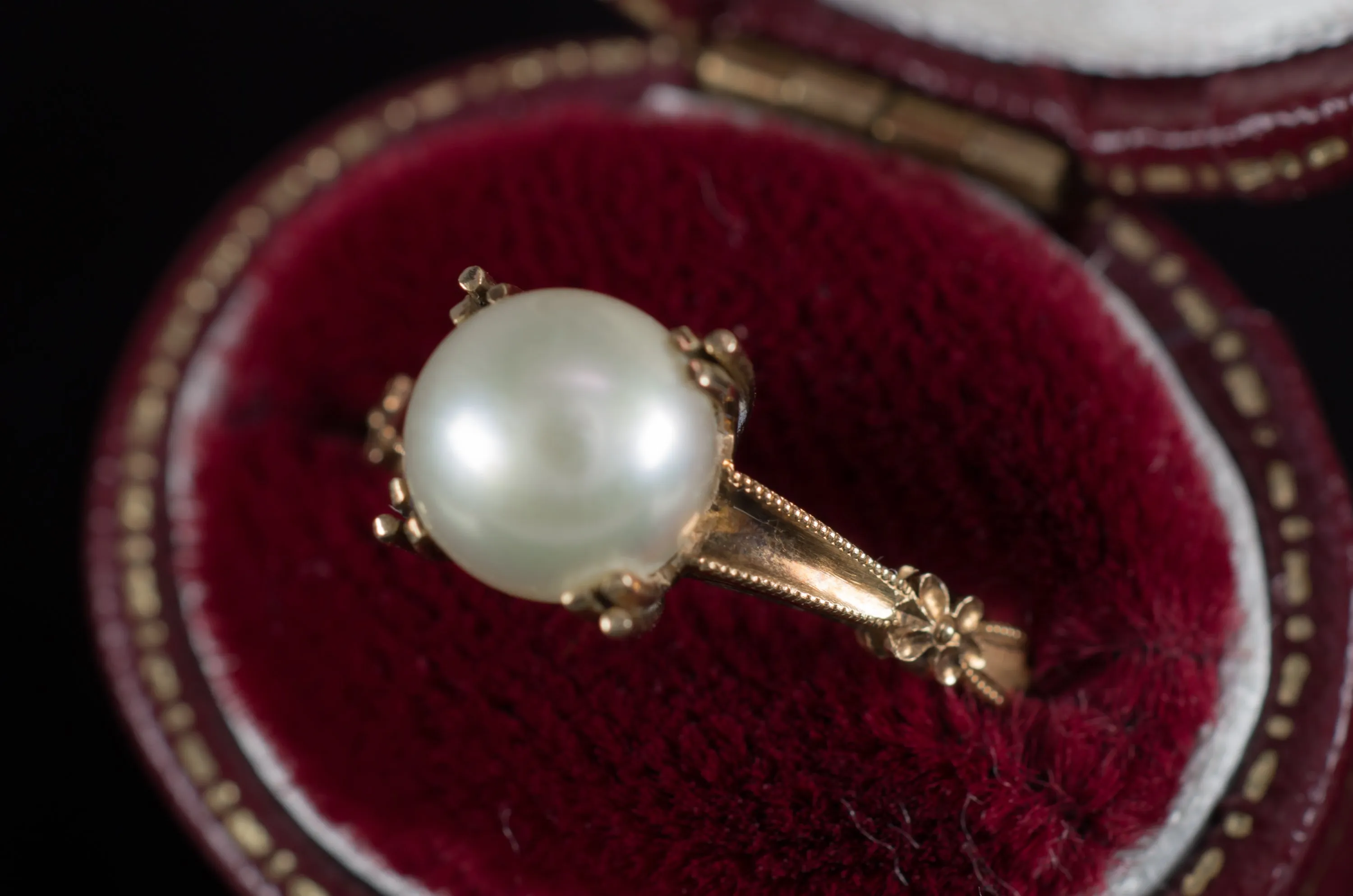 VINTAGE PEARL SOLITAIRE IN 14K GOLD