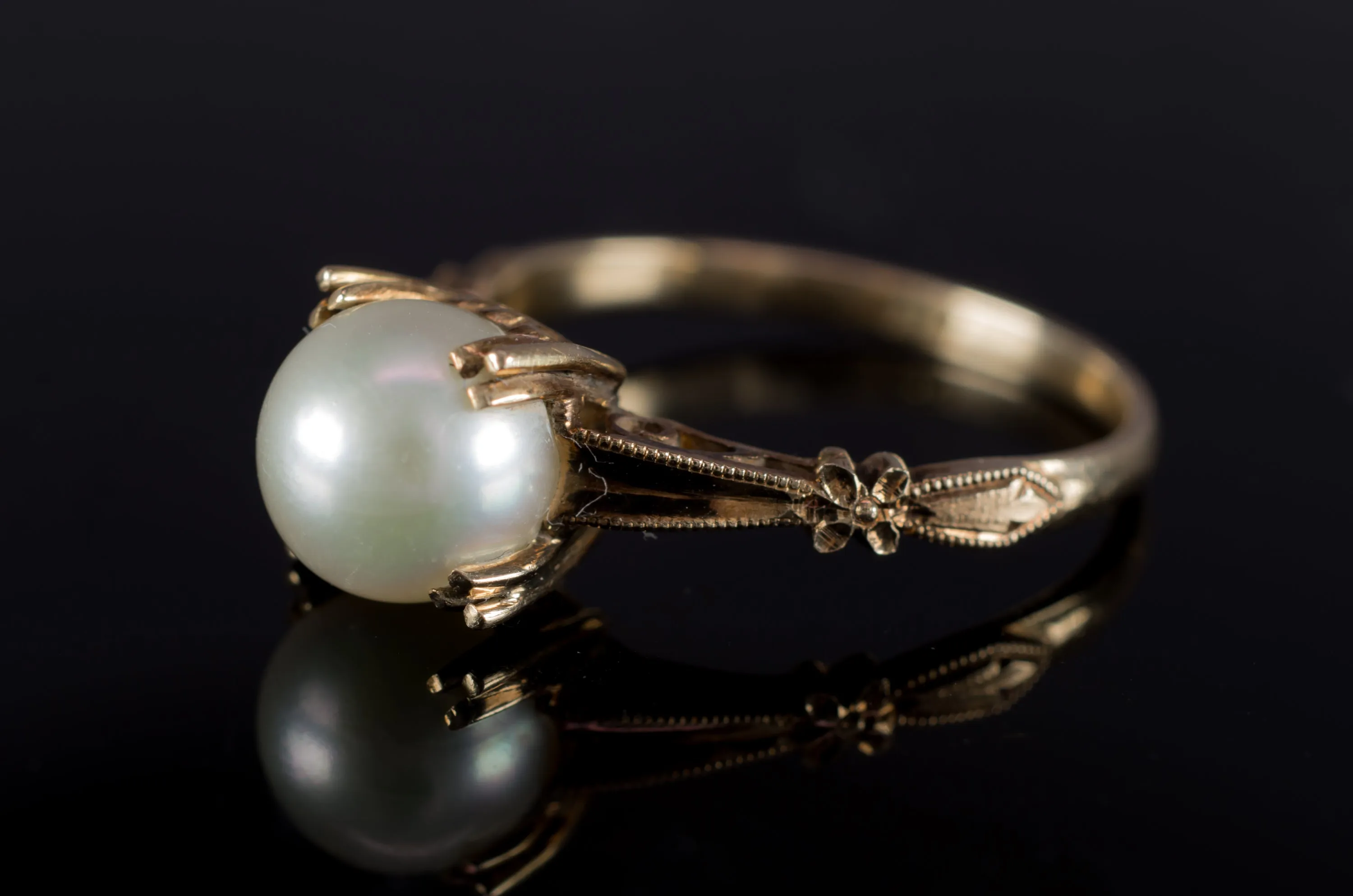 VINTAGE PEARL SOLITAIRE IN 14K GOLD