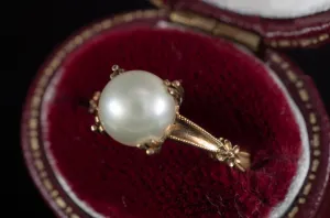 VINTAGE PEARL SOLITAIRE IN 14K GOLD
