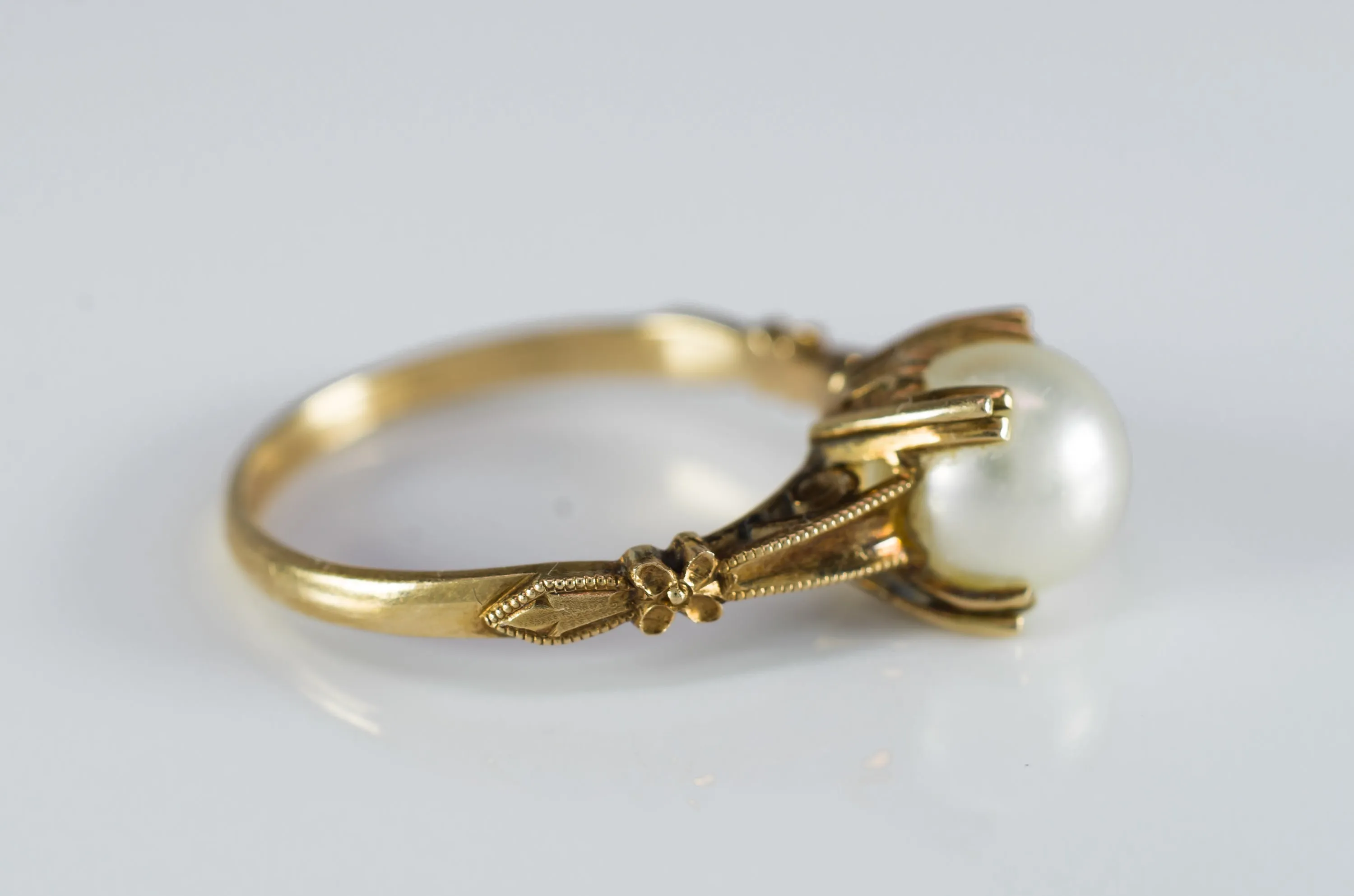 VINTAGE PEARL SOLITAIRE IN 14K GOLD