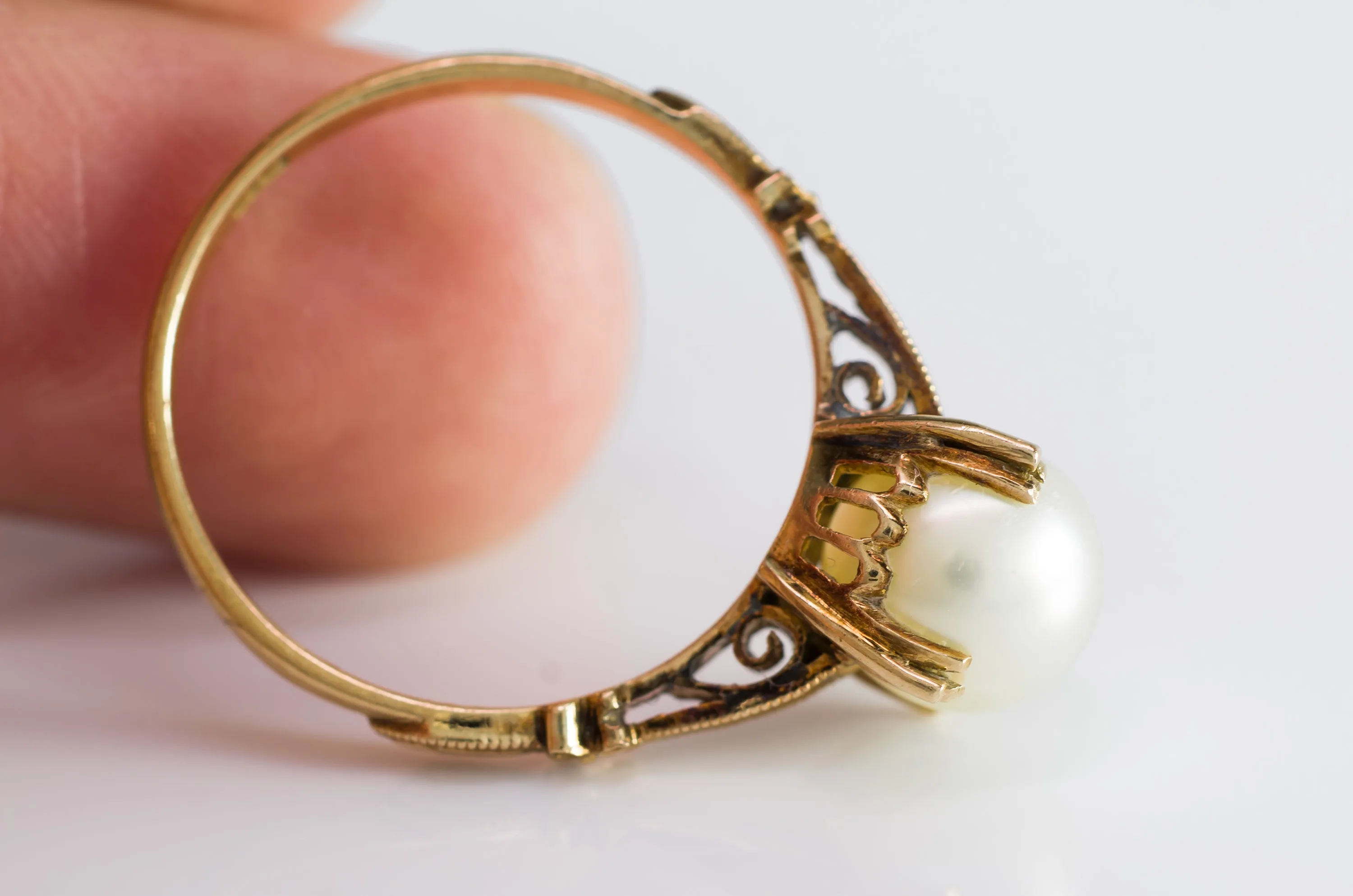 VINTAGE PEARL SOLITAIRE IN 14K GOLD